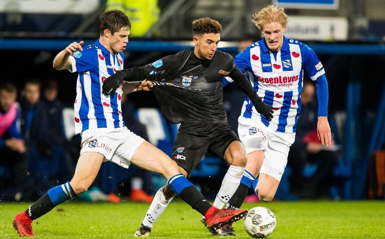 队内的年轻 队内的年轻